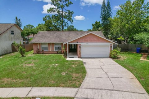 House in Palm Harbor, Florida 3 bedrooms, 135.64 sq.m. № 1801599 - photo 2