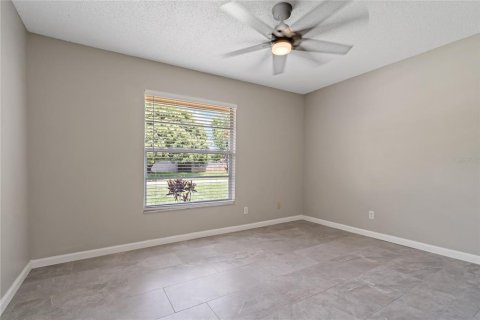 House in Palm Harbor, Florida 3 bedrooms, 135.64 sq.m. № 1801599 - photo 24