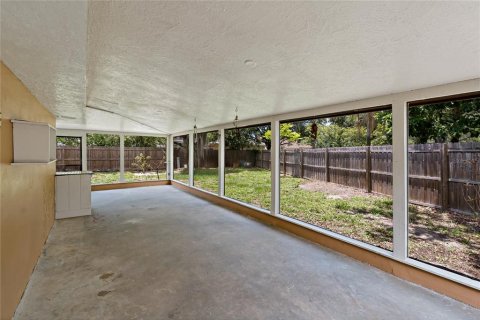 House in Palm Harbor, Florida 3 bedrooms, 135.64 sq.m. № 1801599 - photo 8