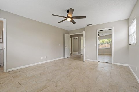 House in Palm Harbor, Florida 3 bedrooms, 135.64 sq.m. № 1801599 - photo 20