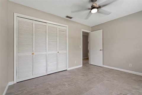 House in Palm Harbor, Florida 3 bedrooms, 135.64 sq.m. № 1801599 - photo 25