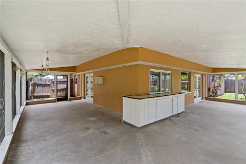 House in Palm Harbor, Florida 3 bedrooms, 135.64 sq.m. № 1801599 - photo 28