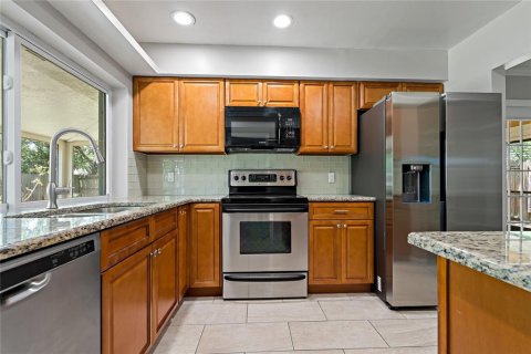 House in Palm Harbor, Florida 3 bedrooms, 135.64 sq.m. № 1801599 - photo 6