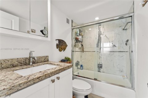 Copropriété à louer à Pompano Beach, Floride: 2 chambres, 74.32 m2 № 2031985 - photo 13