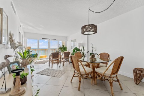 Copropriété à louer à Pompano Beach, Floride: 2 chambres, 74.32 m2 № 2031985 - photo 9