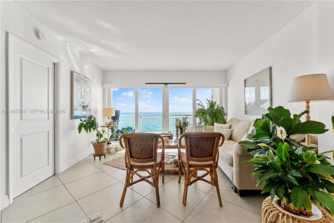 Copropriété à louer à Pompano Beach, Floride: 2 chambres, 74.32 m2 № 2031985 - photo 5