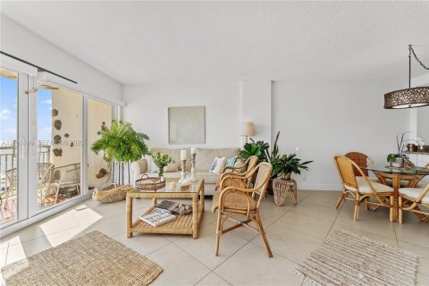 Copropriété à louer à Pompano Beach, Floride: 2 chambres, 74.32 m2 № 2031985 - photo 6