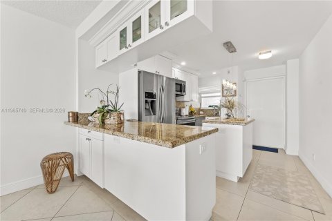 Copropriété à louer à Pompano Beach, Floride: 2 chambres, 74.32 m2 № 2031985 - photo 7