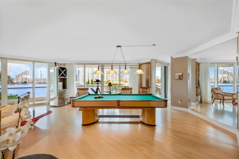 Condominio en venta en Aventura, Florida, 3 dormitorios, 227.61 m2 № 1984161 - foto 5