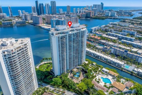Condominio en venta en Aventura, Florida, 3 dormitorios, 227.61 m2 № 1984161 - foto 28