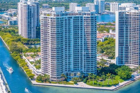 Condominio en venta en Aventura, Florida, 3 dormitorios, 227.61 m2 № 1984161 - foto 1