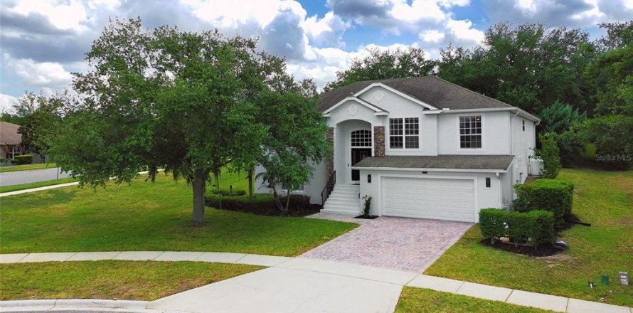 House in Clermont, Florida 5 bedrooms, 274.8 sq.m. № 2233448