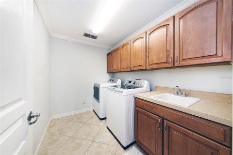 House in Clermont, Florida 5 bedrooms, 274.8 sq.m. № 2233448 - photo 23