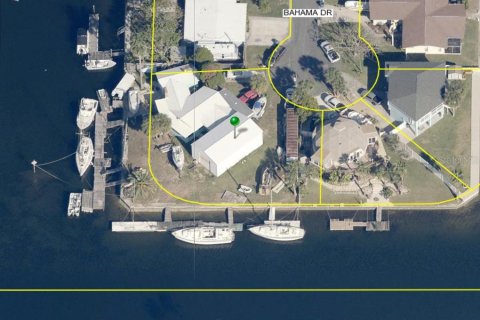 House in Hernando Beach, Florida 2 bedrooms, 110.18 sq.m. № 1821383 - photo 2