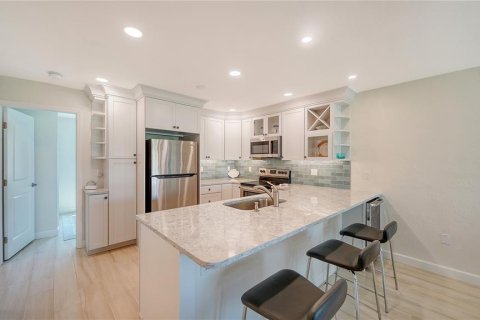 Casa en alquiler en Longboat Key, Florida, 2 dormitorios, 86.49 m2 № 1900941 - foto 8