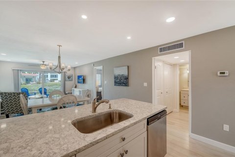 Casa en alquiler en Longboat Key, Florida, 2 dormitorios, 86.49 m2 № 1900941 - foto 10