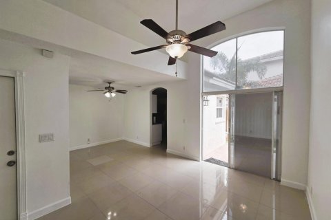 Casa en alquiler en Coconut Creek, Florida, 3 dormitorios, 123.37 m2 № 2262229 - foto 2