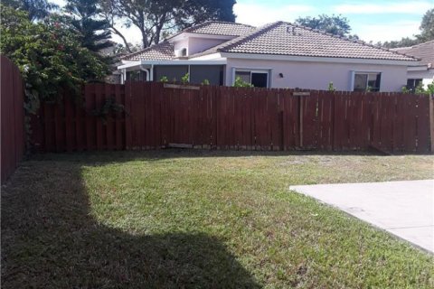 Casa en alquiler en Coconut Creek, Florida, 3 dormitorios, 123.37 m2 № 2262229 - foto 22