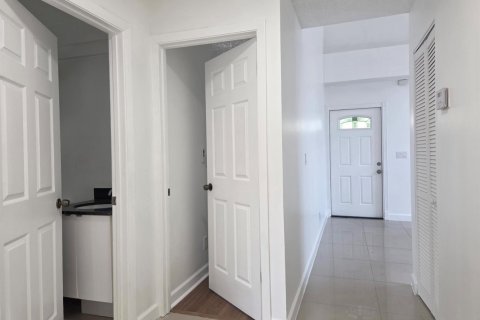 Casa en alquiler en Coconut Creek, Florida, 3 dormitorios, 123.37 m2 № 2262229 - foto 7