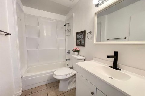 Condo in Kissimmee, Florida, 2 bedrooms № 2231944 - photo 12