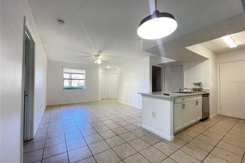 Condo in Kissimmee, Florida, 2 bedrooms № 2231944 - photo 10