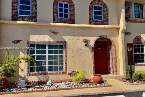 Touwnhouse à louer à Coral Springs, Floride: 3 chambres, 139.35 m2 № 1974277 - photo 1