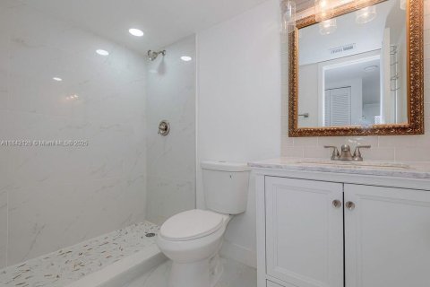 Condo in Sunrise, Florida, 2 bedrooms  № 1836489 - photo 20