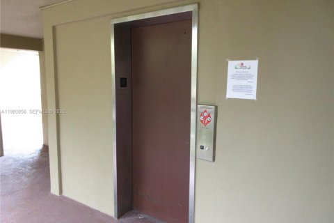 Снять в аренду кондоминиум в Майами, Флорида 2 спальни, 86.96м2, № 2022059 - фото 21