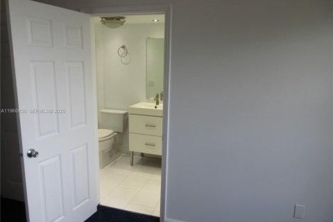 Снять в аренду кондоминиум в Майами, Флорида 2 спальни, 86.96м2, № 2022059 - фото 16