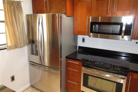 Снять в аренду кондоминиум в Майами, Флорида 2 спальни, 86.96м2, № 2022059 - фото 5