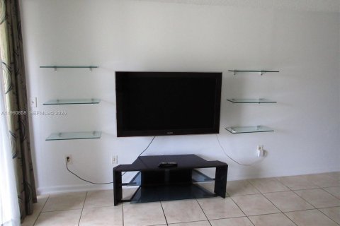 Снять в аренду кондоминиум в Майами, Флорида 2 спальни, 86.96м2, № 2022059 - фото 9