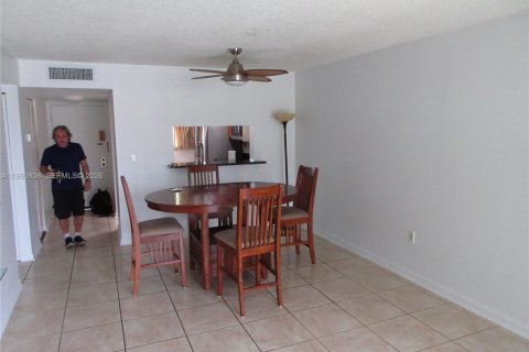 Снять в аренду кондоминиум в Майами, Флорида 2 спальни, 86.96м2, № 2022059 - фото 10