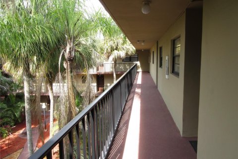 Снять в аренду кондоминиум в Майами, Флорида 2 спальни, 86.96м2, № 2022059 - фото 3