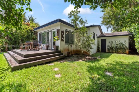 House in Miami, Florida 3 bedrooms, 127.37 sq.m. № 1820071 - photo 24