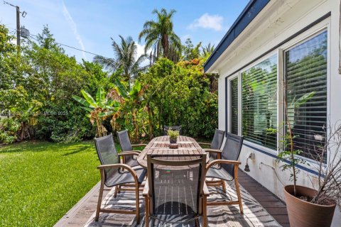 House in Miami, Florida 3 bedrooms, 127.37 sq.m. № 1820071 - photo 27