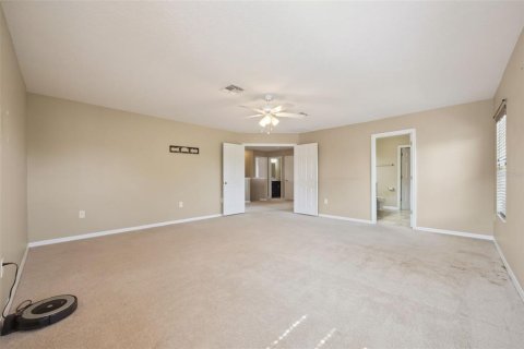 House in Mount Dora, Florida 4 bedrooms, 244.98 sq.m. № 2199772 - photo 25