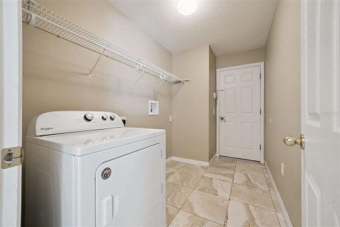 House in Mount Dora, Florida 4 bedrooms, 244.98 sq.m. № 2199772 - photo 18
