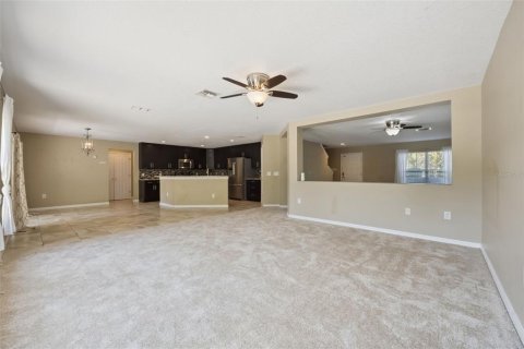 House in Mount Dora, Florida 4 bedrooms, 244.98 sq.m. № 2199772 - photo 12