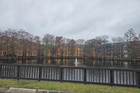 Condo in Orlando, Florida, 2 bedrooms  № 2212744 - photo 9