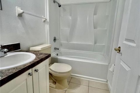 Condominio en alquiler en Orlando, Florida, 2 dormitorios, 84.08 m2 № 1885425 - foto 9