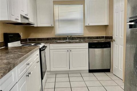 Condominio en alquiler en Orlando, Florida, 2 dormitorios, 84.08 m2 № 1885425 - foto 5