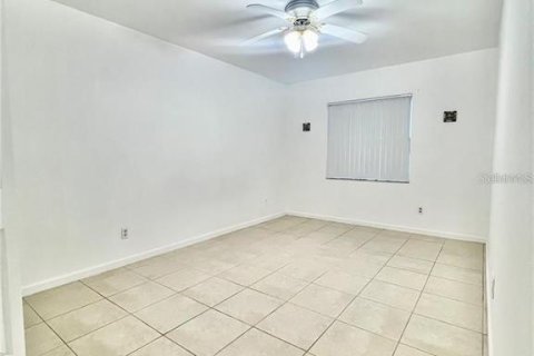 Condominio en alquiler en Orlando, Florida, 2 dormitorios, 84.08 m2 № 1885425 - foto 11