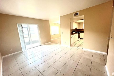 Condominio en alquiler en Orlando, Florida, 2 dormitorios, 84.08 m2 № 1885425 - foto 14