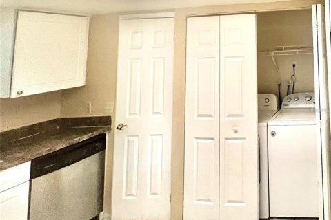Condominio en alquiler en Orlando, Florida, 2 dormitorios, 84.08 m2 № 1885425 - foto 7