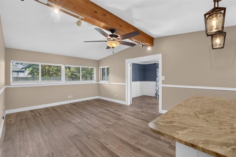 Villa ou maison à vendre à Belle Isle, Floride: 3 chambres, 144.09 m2 № 2298126 - photo 7
