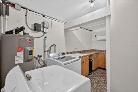 Villa ou maison à vendre à Belle Isle, Floride: 3 chambres, 144.09 m2 № 2298126 - photo 26