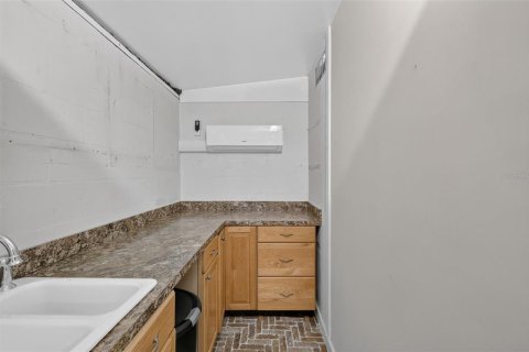 Villa ou maison à vendre à Belle Isle, Floride: 3 chambres, 144.09 m2 № 2298126 - photo 27