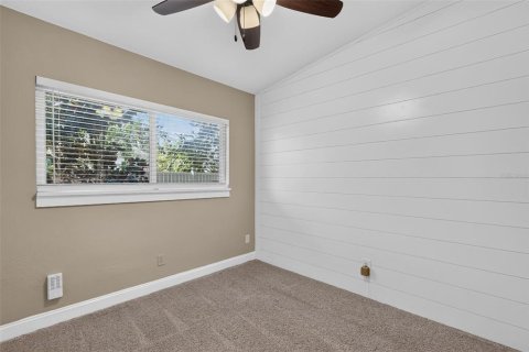 Villa ou maison à vendre à Belle Isle, Floride: 3 chambres, 144.09 m2 № 2298126 - photo 23