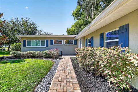Villa ou maison à vendre à Belle Isle, Floride: 3 chambres, 144.09 m2 № 2298126 - photo 3