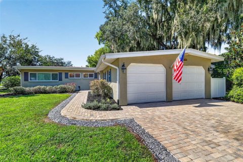 Villa ou maison à vendre à Belle Isle, Floride: 3 chambres, 144.09 m2 № 2298126 - photo 2